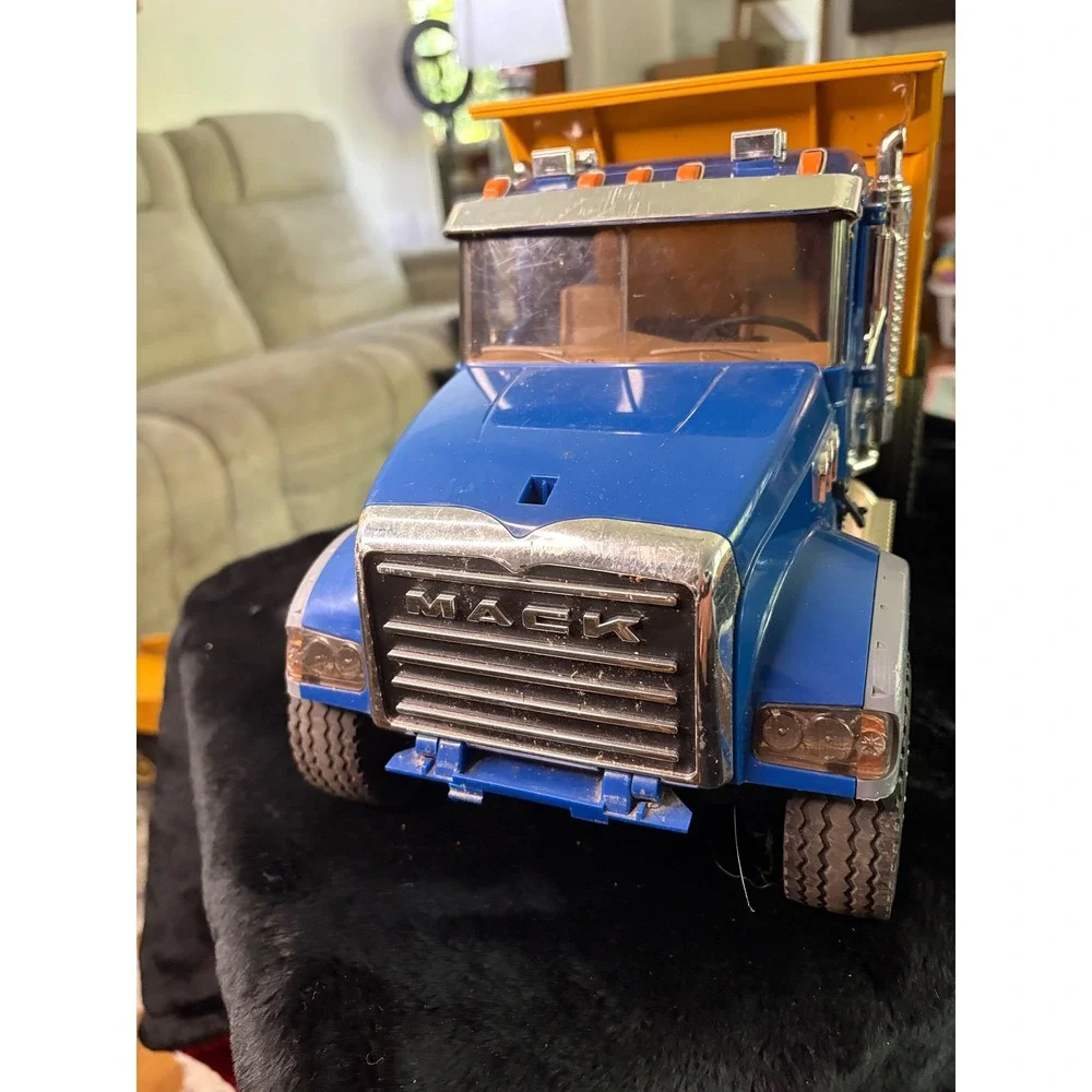 Bruder Mack Granite Dump Truck Blue Yellow Construction Toy Vehicle 02815